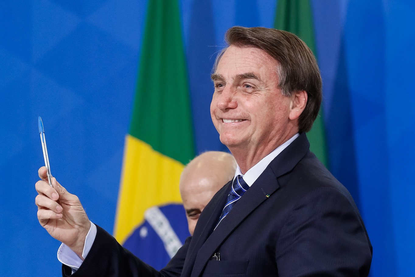 ‘NÃO’: Bolsonaro rejeita sugestão de Temer e mantém indulto a Silveira